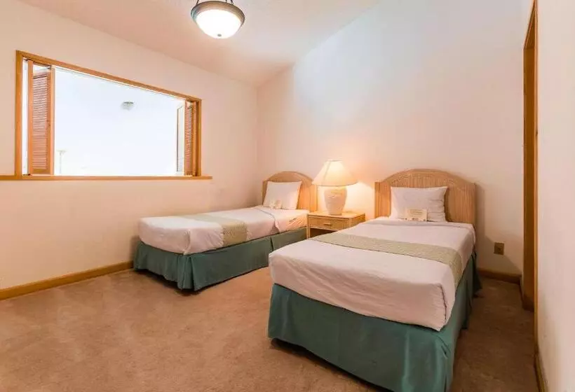 سوئیت ریاست جمهوری چهار خوابه, Alupang Beach Tower