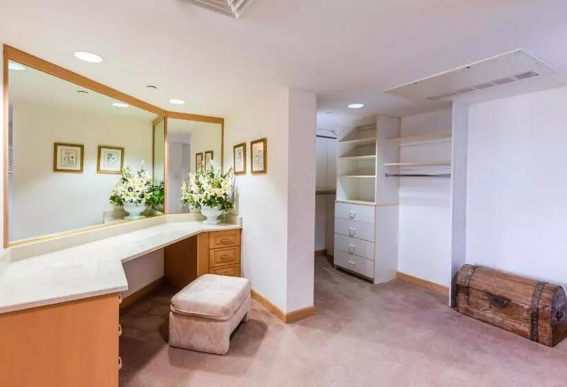 1 Bedroom Penthouse Apartment, Alupang Beach Tower