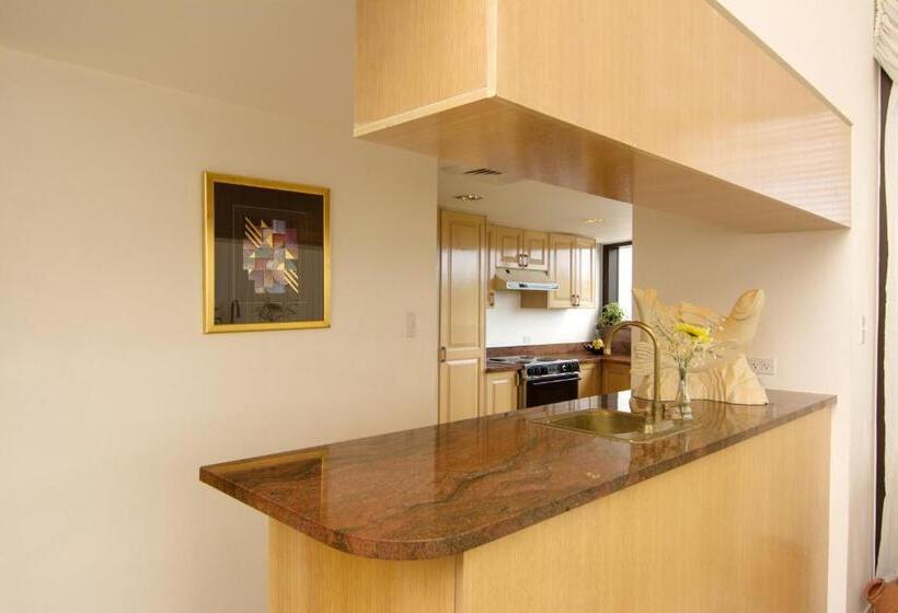 Executive Svit, Alupang Beach Tower