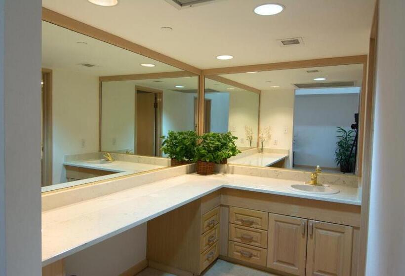 Executive Svit, Alupang Beach Tower