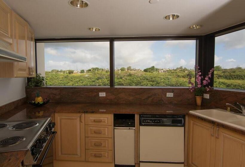 Executive Svit, Alupang Beach Tower