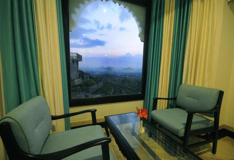 Quarto Deluxe, Bhairavgarh Palace Udaipur