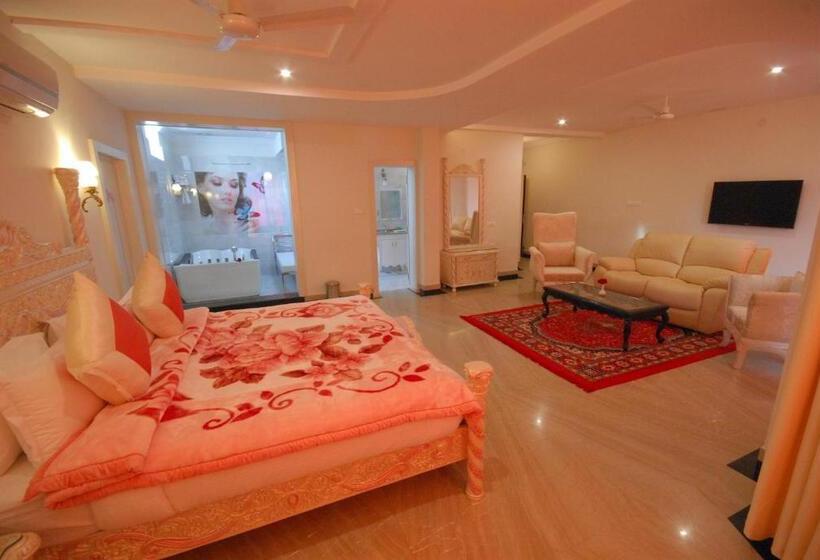 سوئیت با بالکن, Bhairavgarh Palace Udaipur