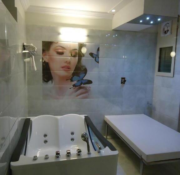 سوئیت با بالکن, Bhairavgarh Palace Udaipur