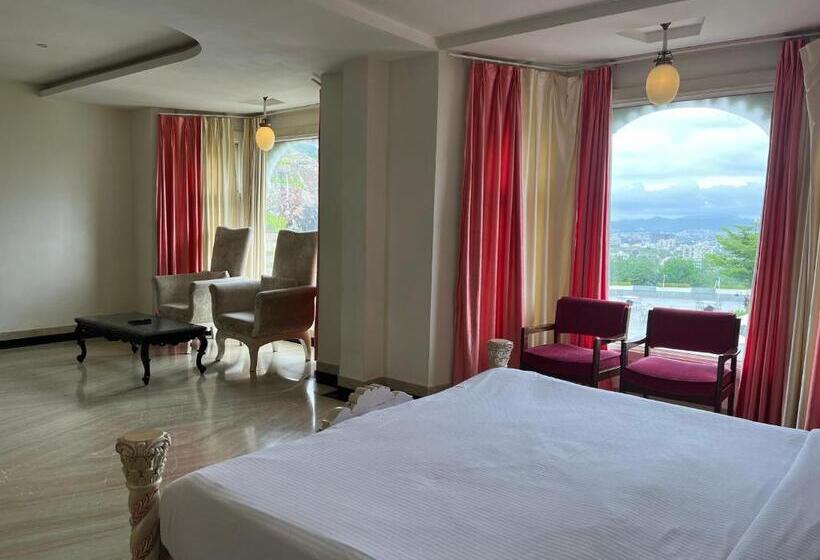 سوئیت با بالکن, Bhairavgarh Palace Udaipur