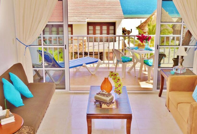 2 makuuhuoneen sviitti sivuttaisella merinäköalalla, Corales Suites