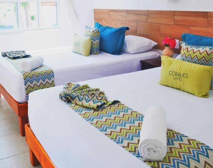 סוויטה עם נוף לים מהצד, 2 חדרי שינה, Corales Suites