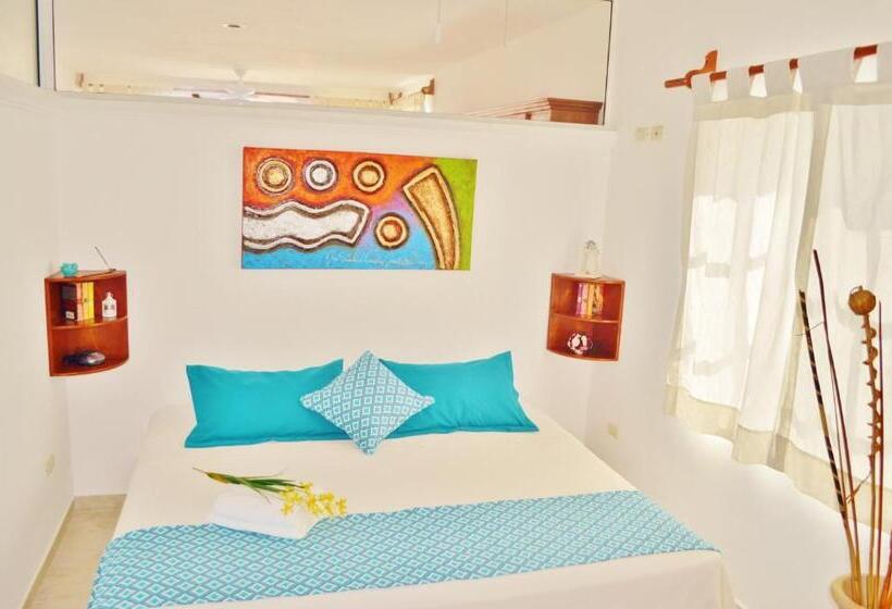 סוויטה עם נוף לים מהצד, 2 חדרי שינה, Corales Suites