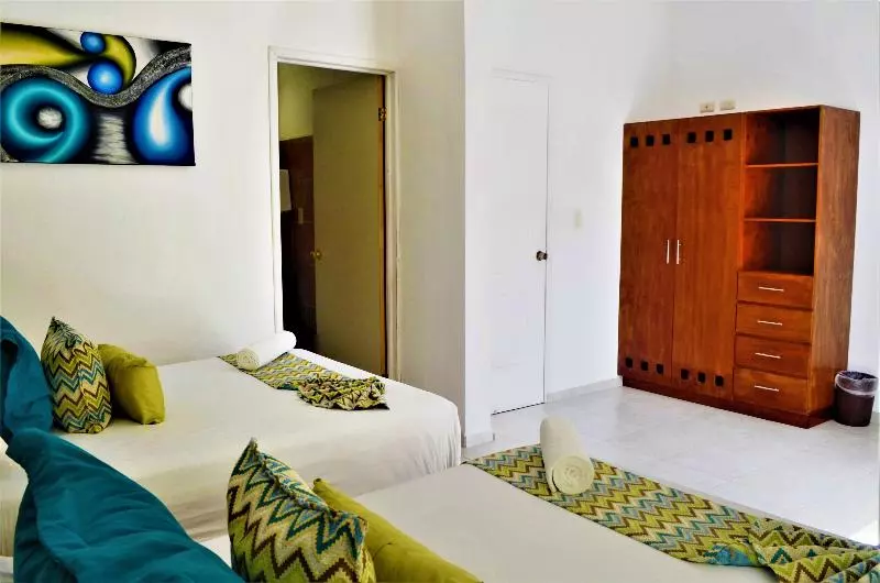 プールビュースタンダードステューディオ, Corales Suites