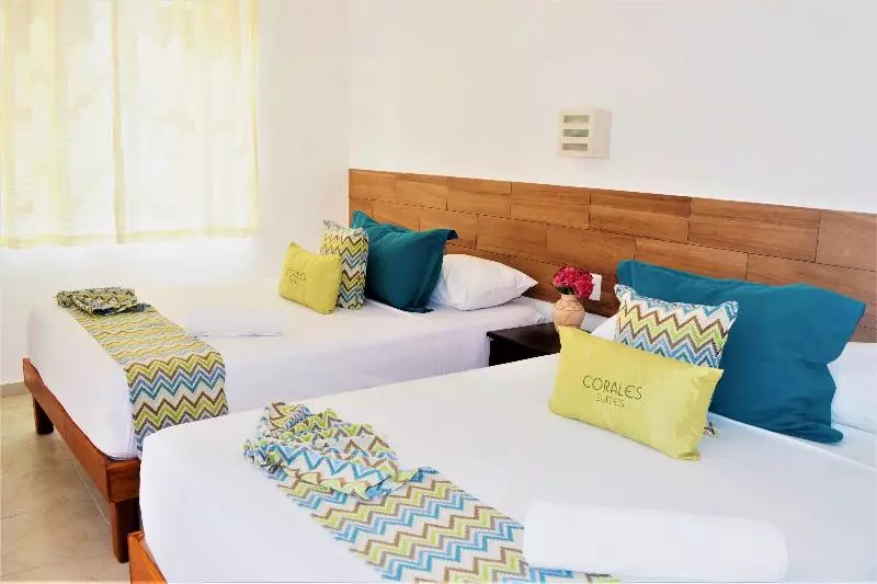 プールビュースタンダードステューディオ, Corales Suites