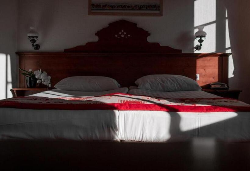 غرفة قياسية مطلة على الجبل, De Gruyeres