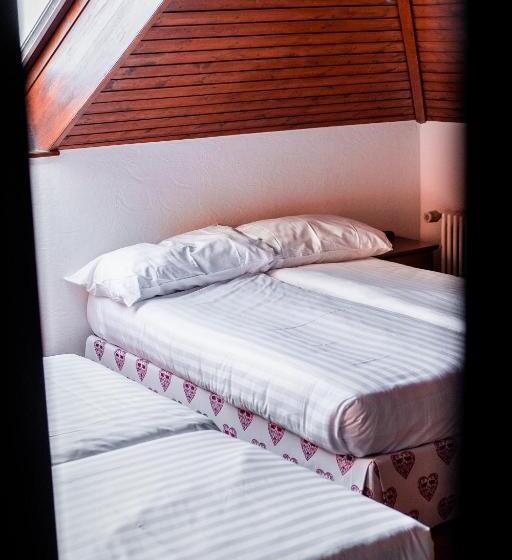 غرفة قياسية رباعية, De Gruyeres