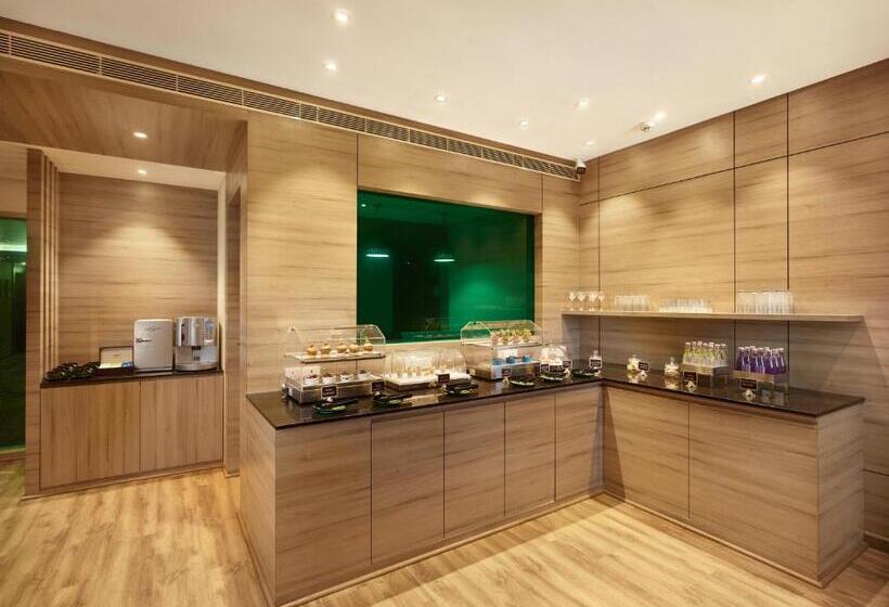 اتاق کلاب, Hycinth Hotels