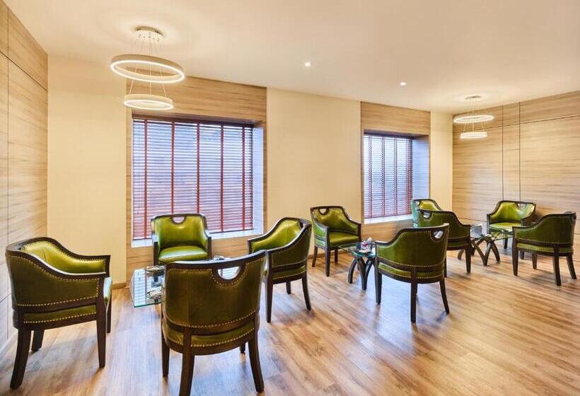 اتاق کلاب, Hycinth Hotels