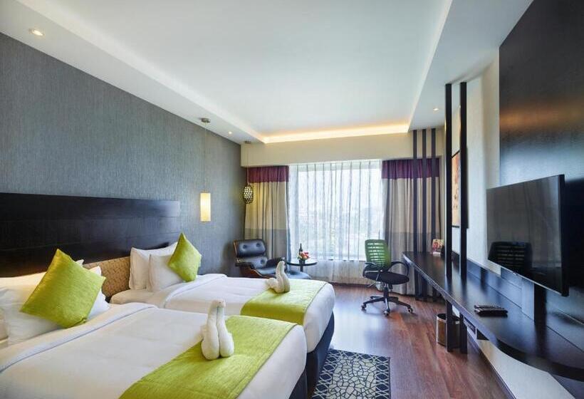 اتاق کلاب, Hycinth Hotels