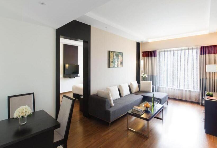 سوییت با چشم‌انداز باغ, Hycinth Hotels