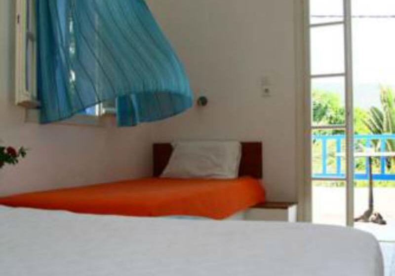 اتاق کلاب, Hycinth Hotels