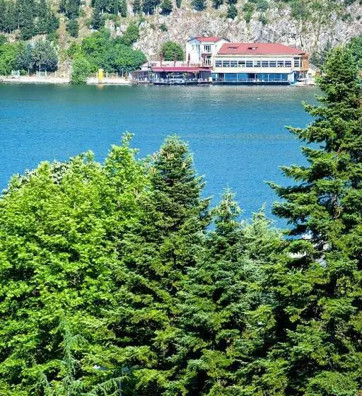 اتاق استاندارد سه نفره, Keletron Hotel   Bike And Motorcycle Friendly
