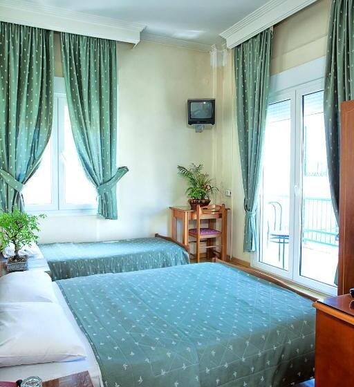 חדר סטנדרט לשלושה, Keletron Hotel   Bike And Motorcycle Friendly