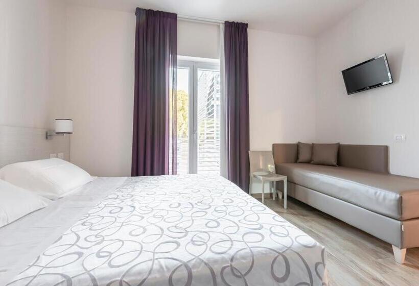 コンフォートルーム, La Pineta