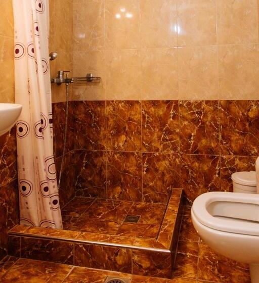 Suite, Nikos