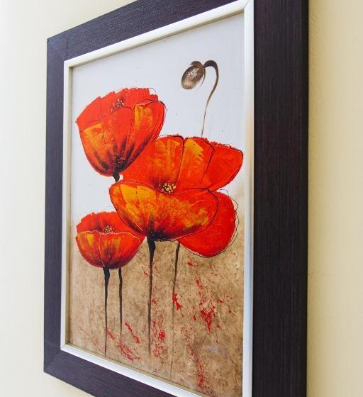 Standard Room, Nikos