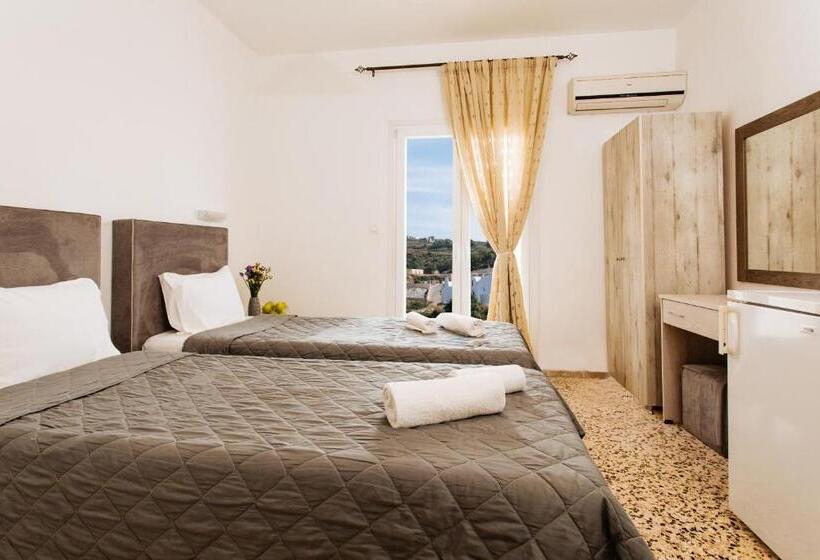Standard Room, Nikos