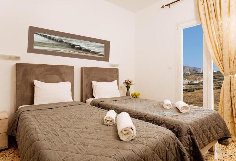 Habitación Estándar, Nikos