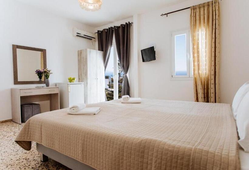 Standard Triple Room, Nikos