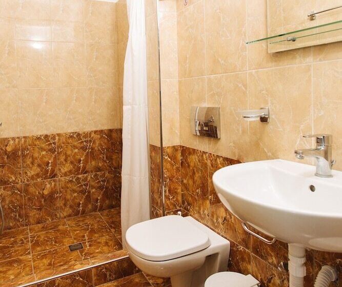 Standard Triple Room, Nikos