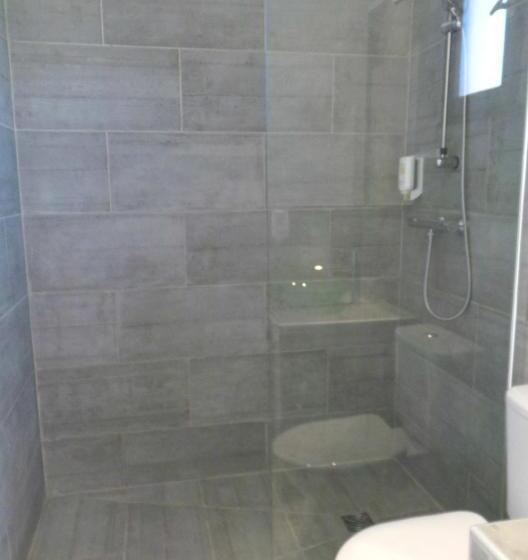 标准三人间, Olmuccio