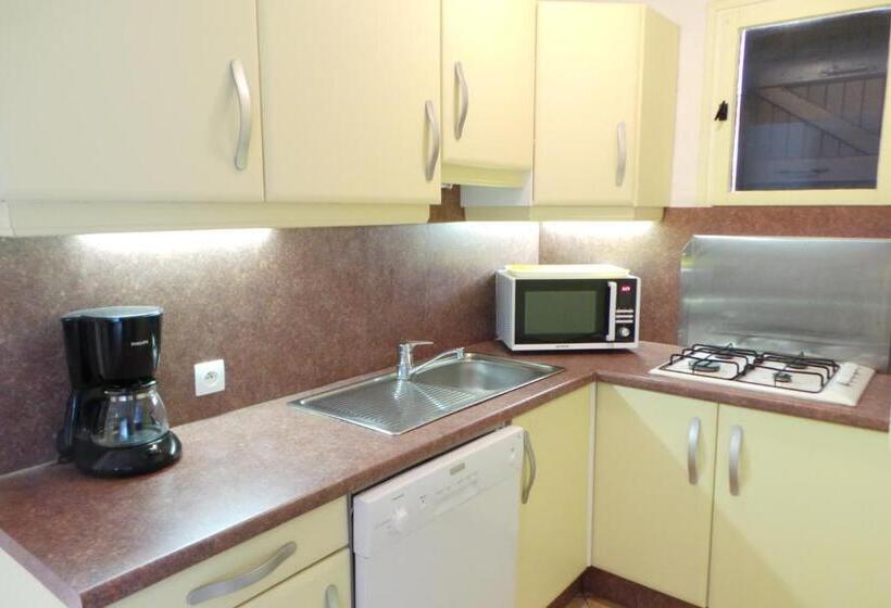 带1个卧室的带阳台的公寓, Olmuccio