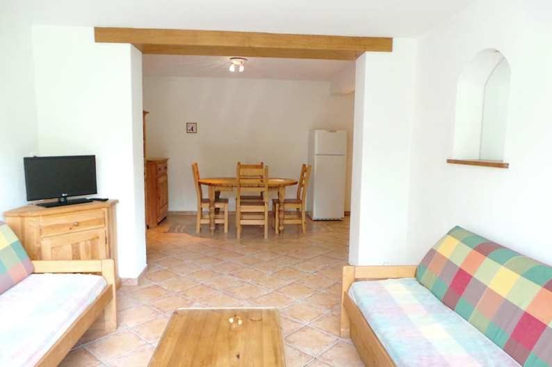 带1个卧室的带阳台的公寓, Olmuccio