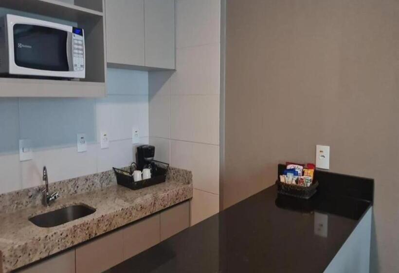 جناح ديلوكس, Quality Hotel & Suites Brasília