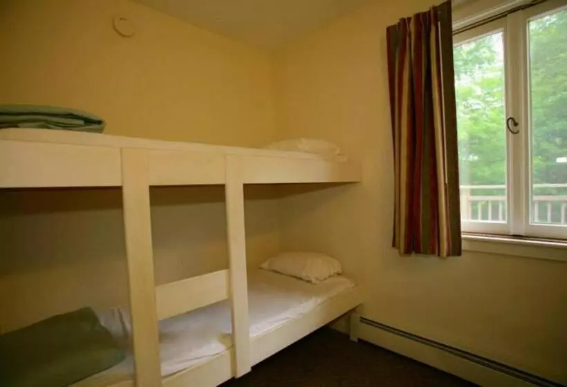 ファミリールーム, The Upper Pass Lodge At Magic Mountain