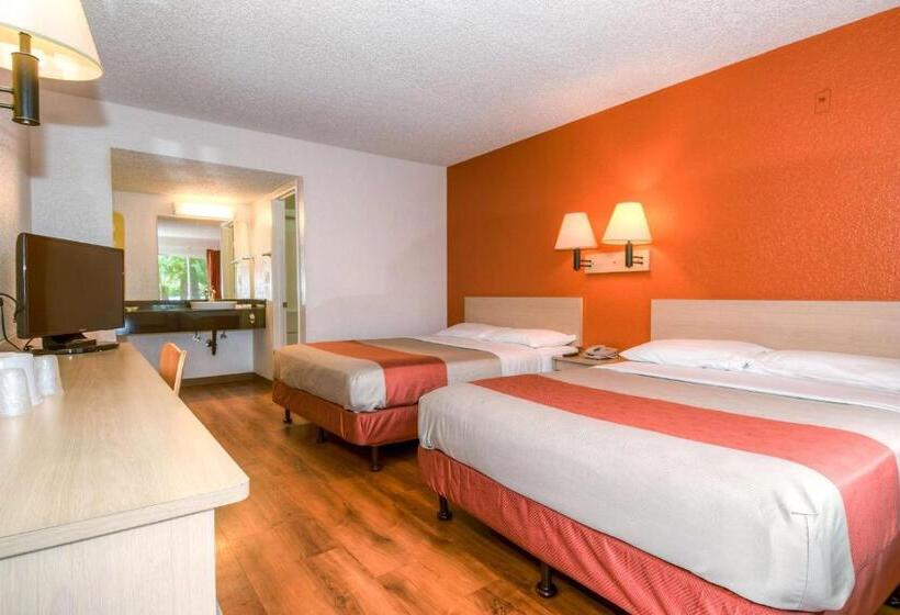 غرفة قياسية لذوى الاحتياجات الخاصة, Motel 6 costa Mesa, Ca