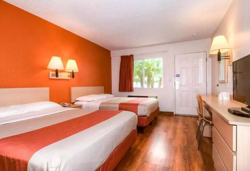 身障者適用スタンダードルーム, Motel 6 costa Mesa, Ca