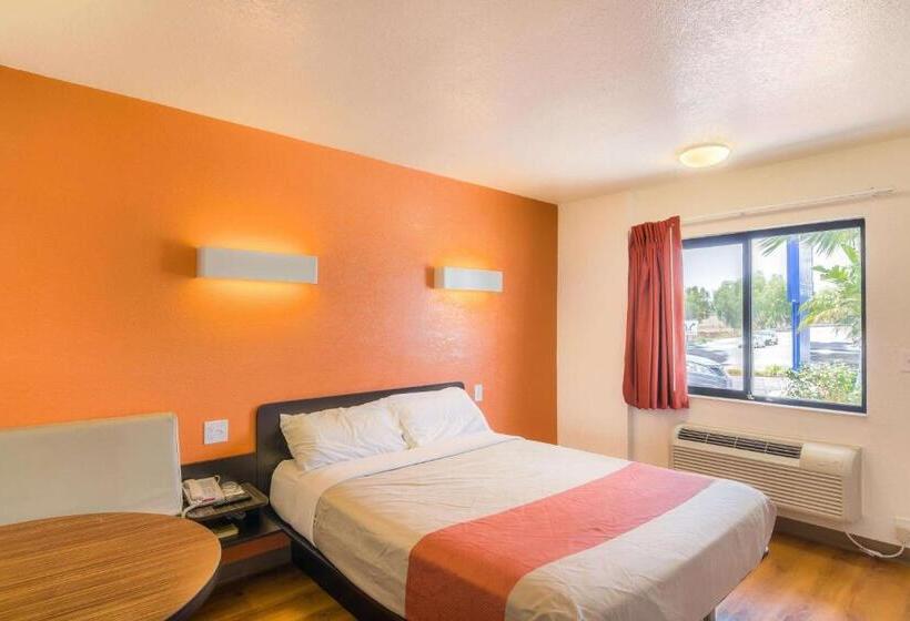 Номер Стандарт Адаптированный для Инвалидов, Motel 6simi Valley, Ca