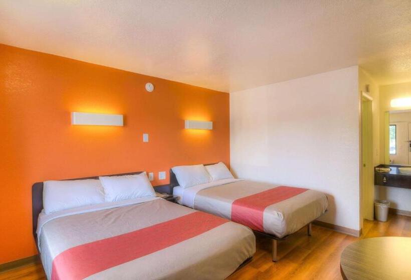 디럭스 4인 룸, Motel 6simi Valley, Ca