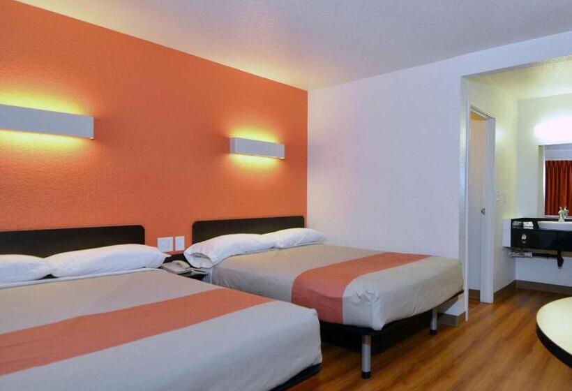 Четырехместный Номер Deluxe, Motel 6simi Valley, Ca