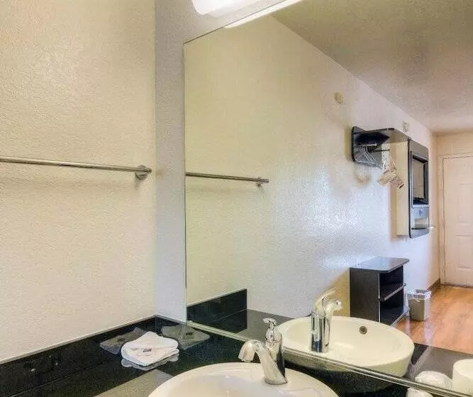 スイート, Motel 6simi Valley, Ca