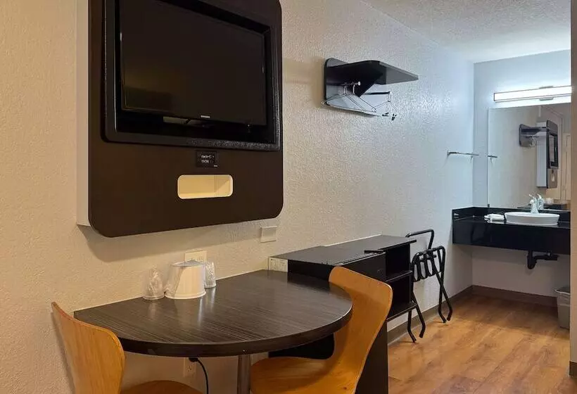 スイート, Motel 6simi Valley, Ca