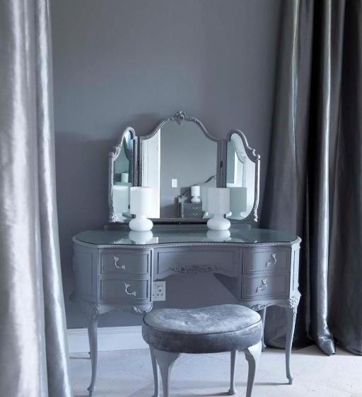 غرفة سوبيريور, Hawksmoor House