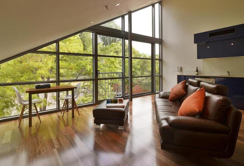 1 Bedroom Penthouse Apartment, Salamanca Wharf