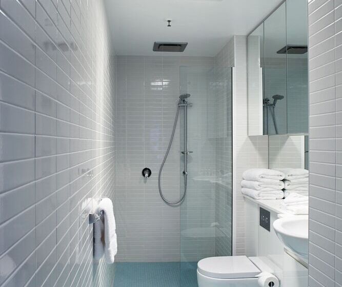 استودیوی استاندارد, Salamanca Wharf