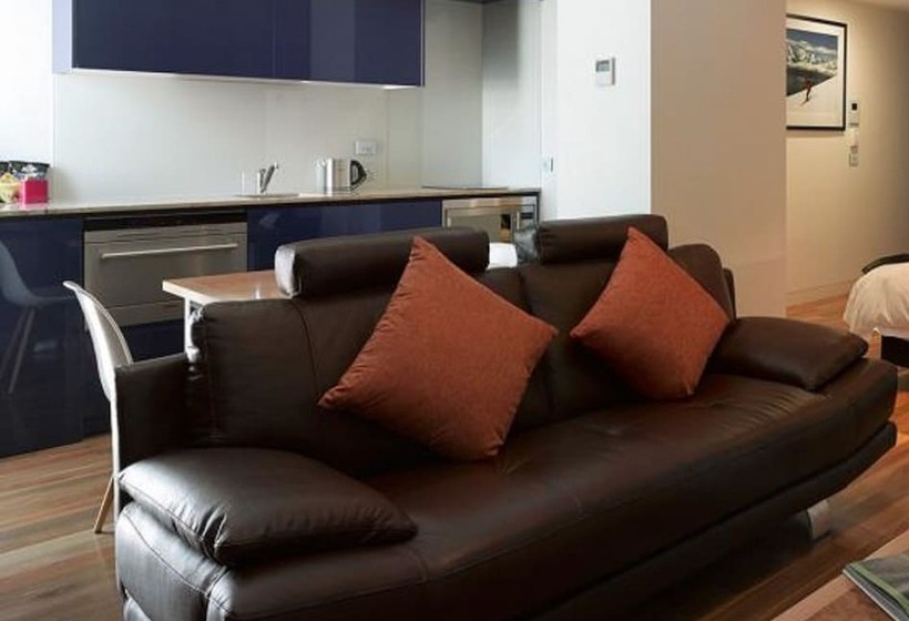 1 Bedroom Penthouse Apartment, Salamanca Wharf