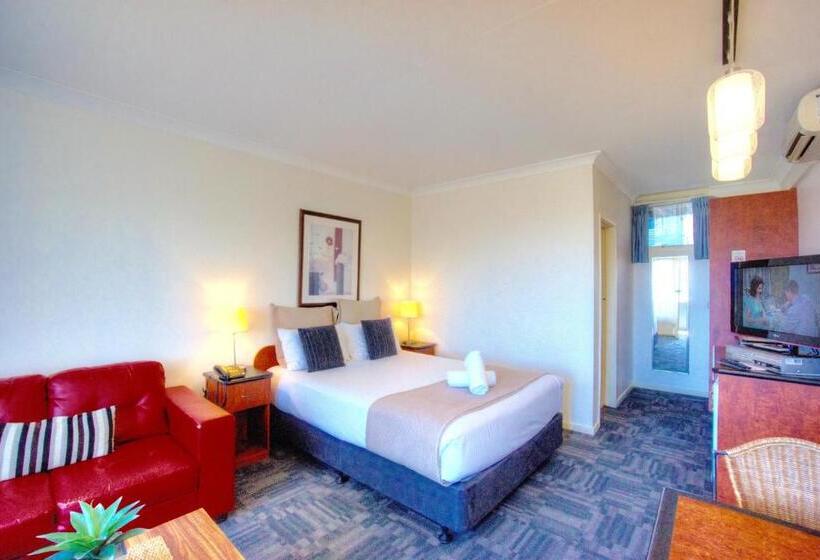 스탠다드 룸, The Sandridge Motel