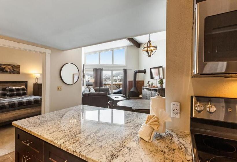 Апартаменты 2 Спальни, 2449 Ryan Gulch