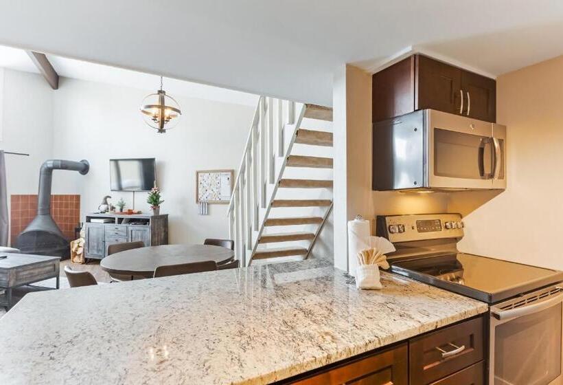 Апартаменты 2 Спальни, 2449 Ryan Gulch