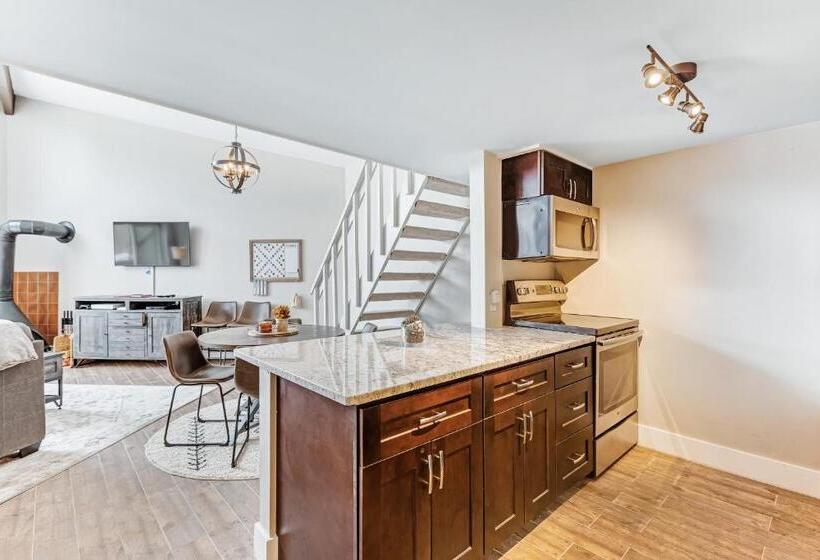 Апартаменты 2 Спальни, 2449 Ryan Gulch